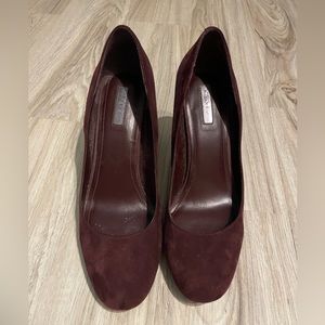 Size 12 BCBG burgundy suede block heel pumps